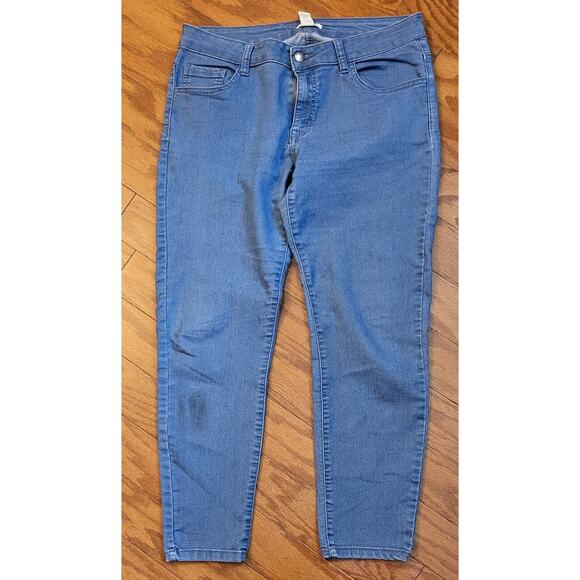 Forever 21 Women's Size 31 Jeans Blue Denim Skinny Capri Jeans Med Wash - Picture 1 of 11